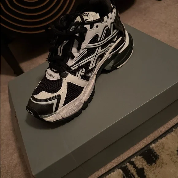 Black and White Women's Sneakers - Picture 4 of 5